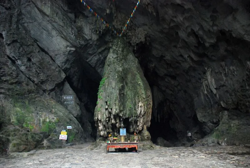 Perfume Pagoda