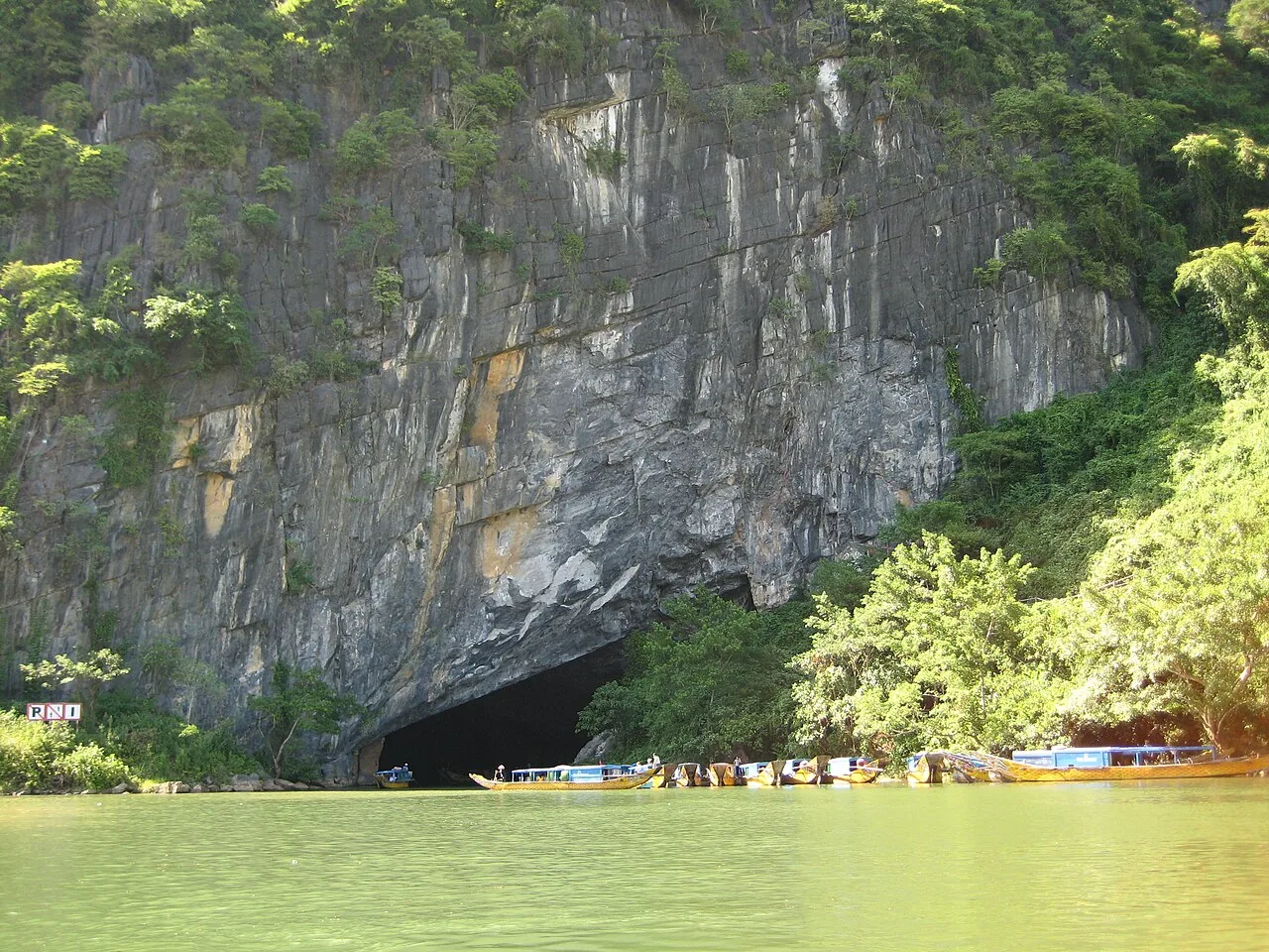 Thien Duong (Paradise) Cave