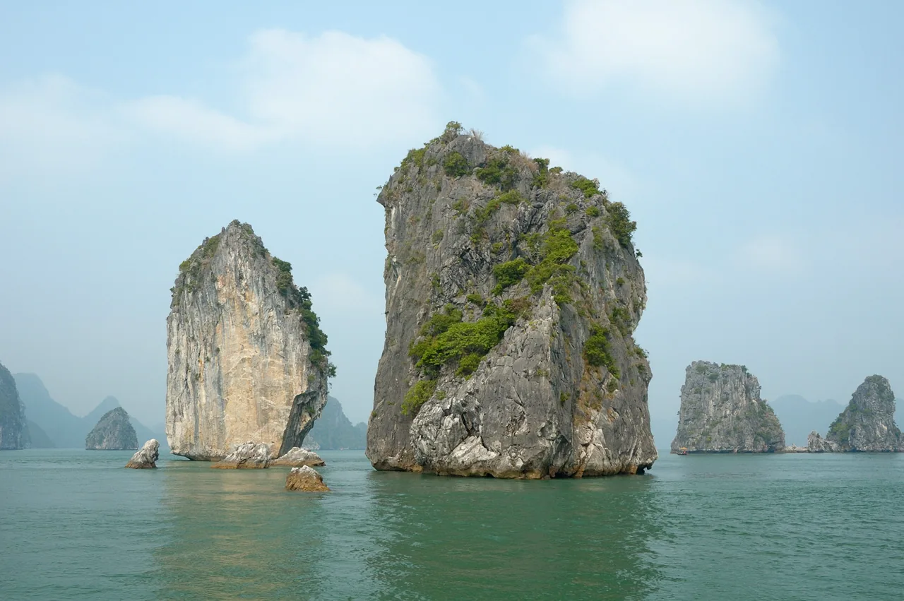 Ha Long Bay vs Lan Ha Bay: Which Should You Visit?