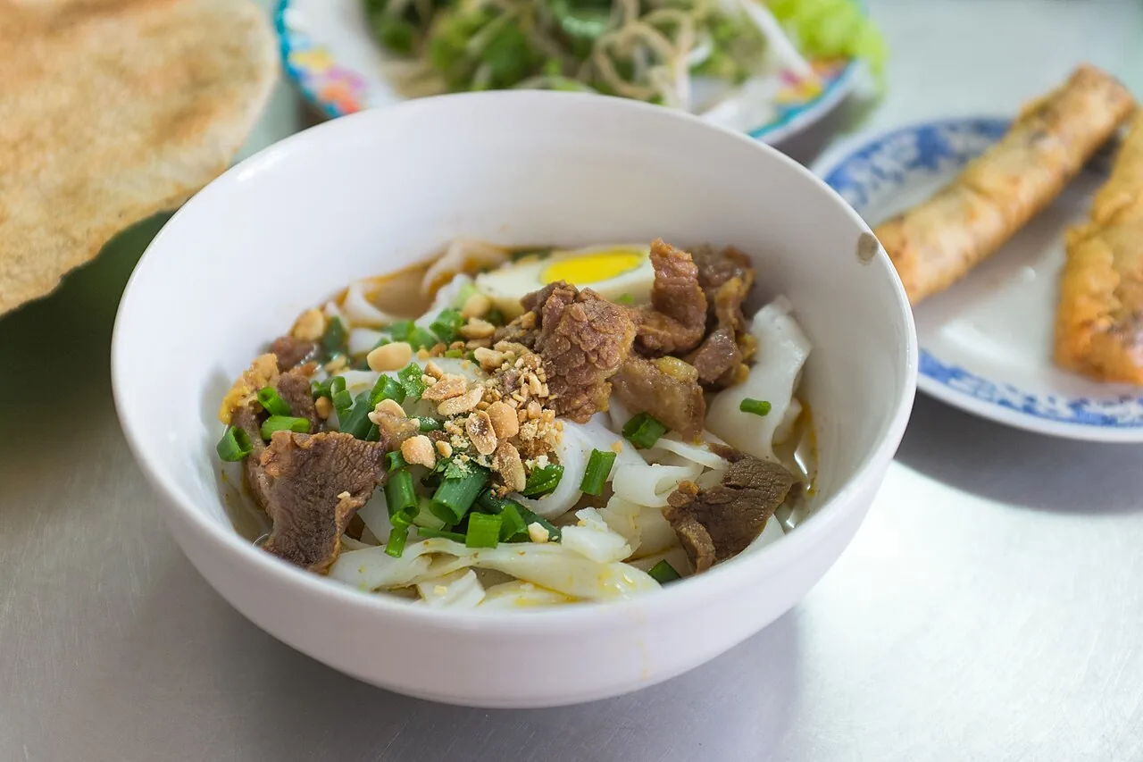 Mi Quang — Da Nang's signature turmeric noodle dish