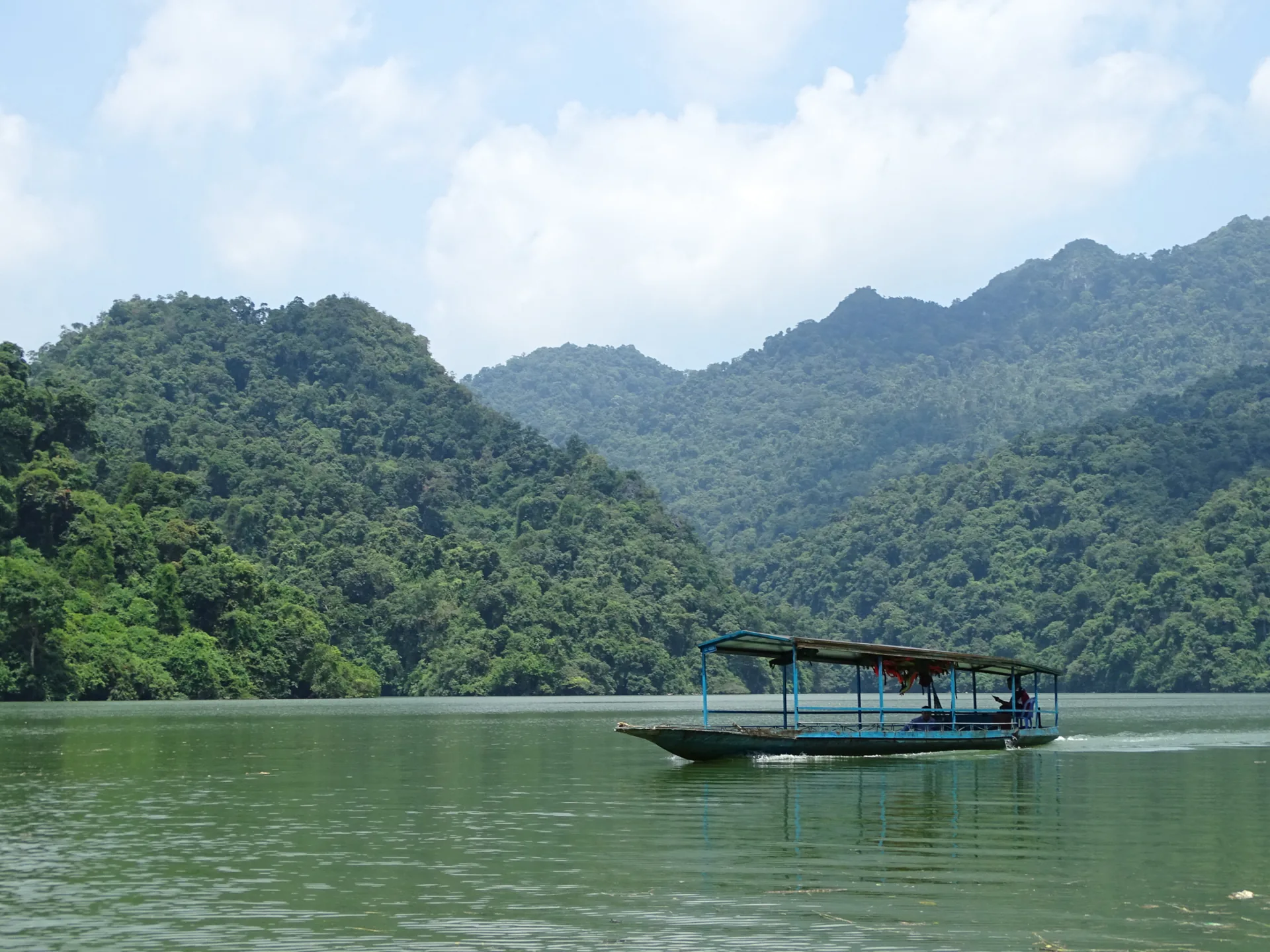 Ba Be lake national park Vietnam — the country's largest freshwater lake surrounded by karst limestone forest