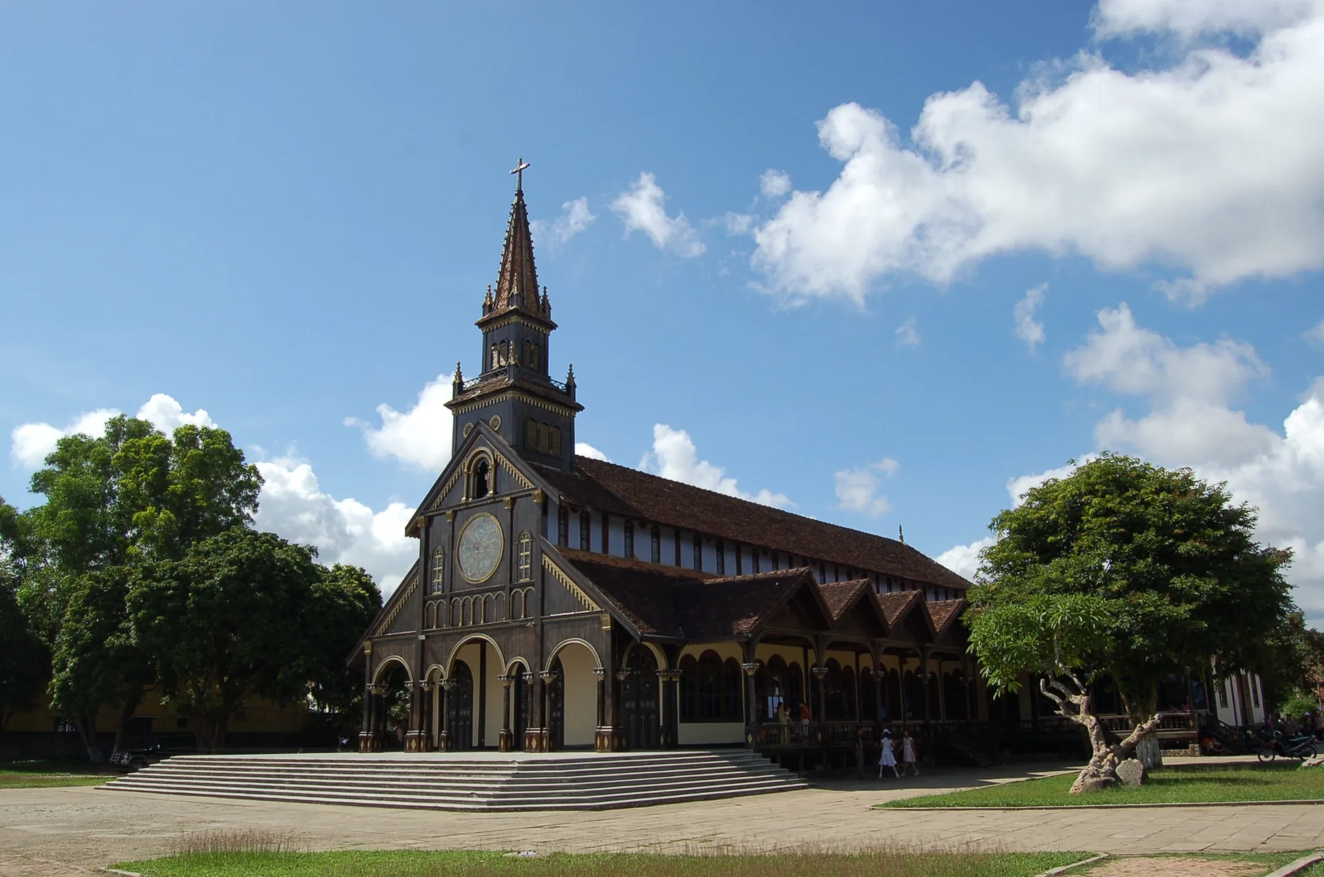 The 1918 Kon Tum Wooden Church — a French missionary landmark built in Bahnar style