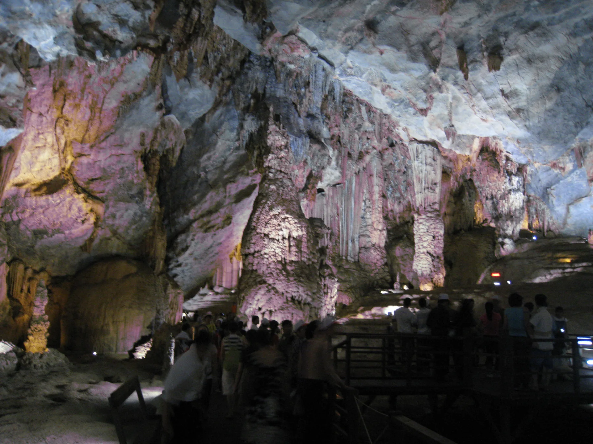 Thien Duong (Paradise) Cave