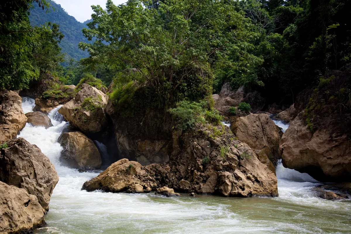 Dau Dang Waterfall