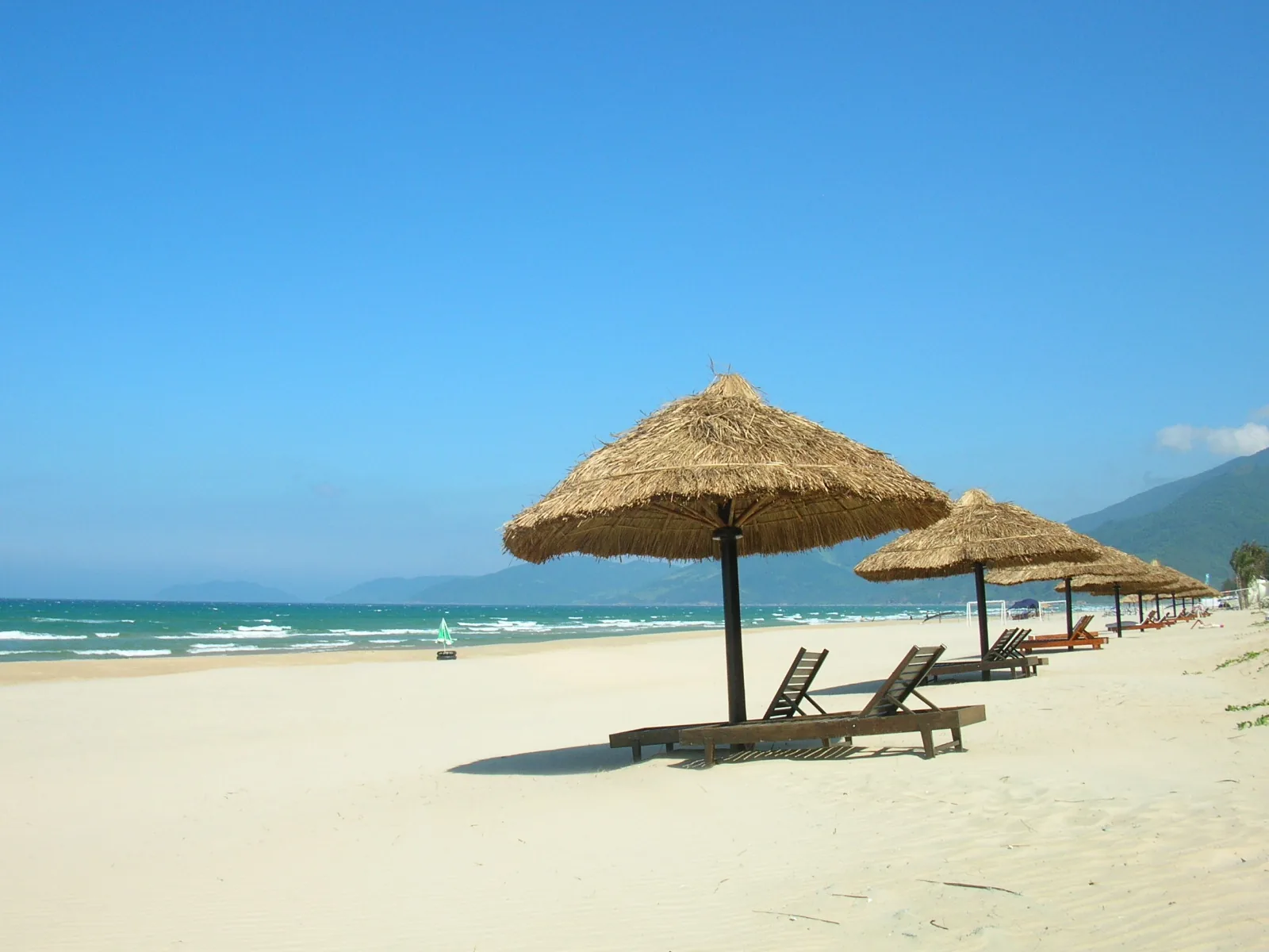 Lang Co Beach