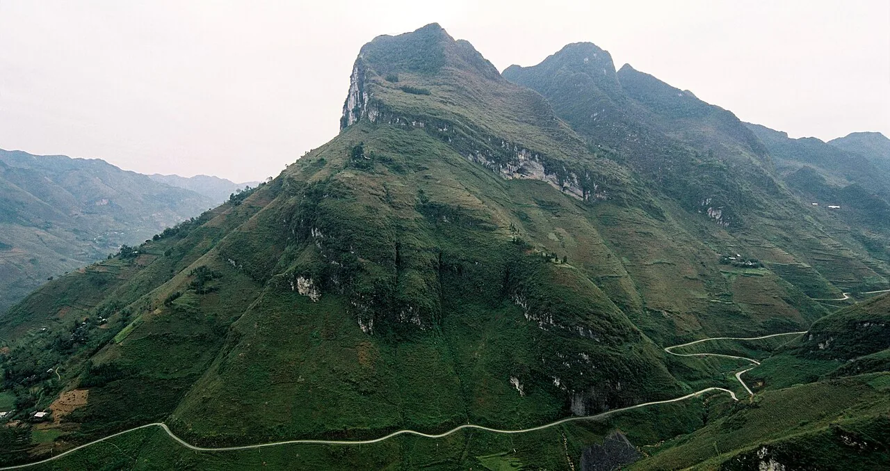 The breathtaking Ma Pi Leng Pass above the Nho Que River gorge